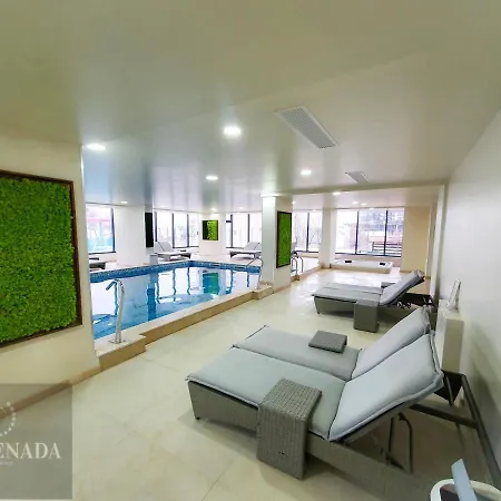 Sunset Pool & Mamaia Nord