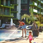 Sunset Pool & Mamaia Nord Năvodari