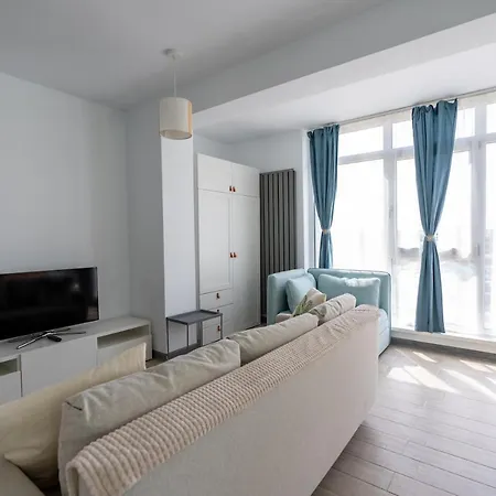 Apartamento Sunset Pool & Mamaia Nord 3*