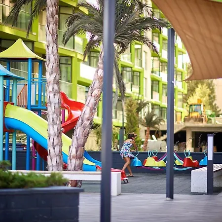 Sunset Pool & Mamaia Nord Năvodari