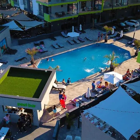 Sunset Pool & Mamaia Nord Năvodari