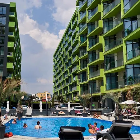 Sunset Pool & Mamaia Nord Apartment