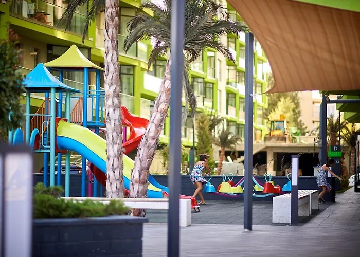 Sunset Pool & Mamaia Nord Năvodari