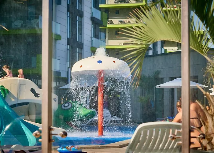 Sunset Pool & Mamaia Nord Năvodari