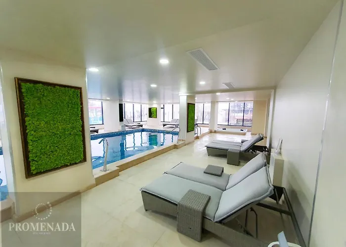 Sunset Pool & Mamaia Nord